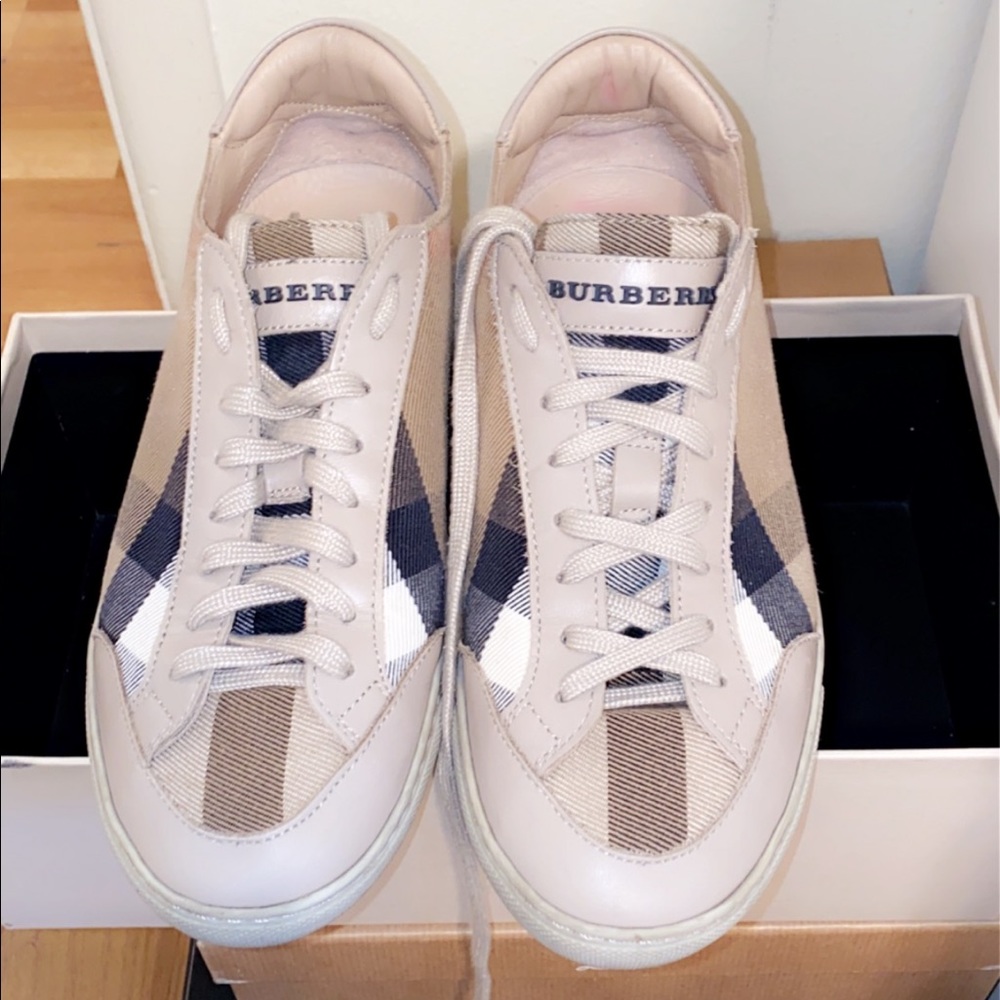 Burberry sneakers - Picture 1 of 2